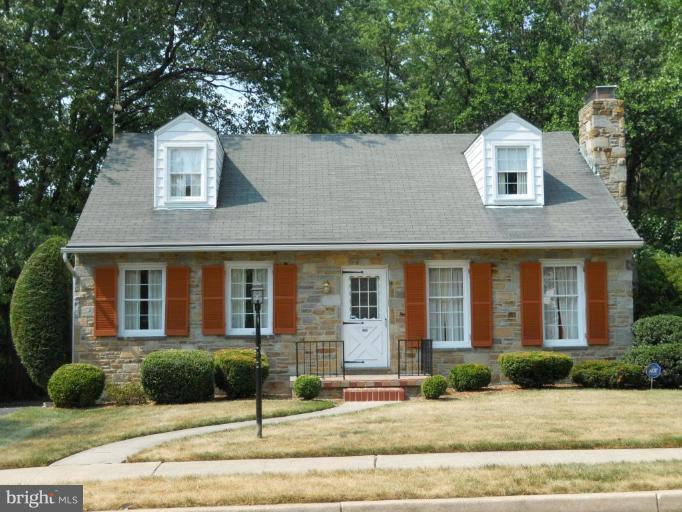 820 Stoneleigh Road Baltimore, MD 21212 - Photo 1 of 18 Exterior (Main)