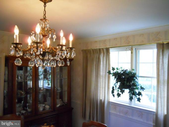 820 Stoneleigh Road Baltimore, MD 21212 - Photo 5 of 18 Dining Room #2