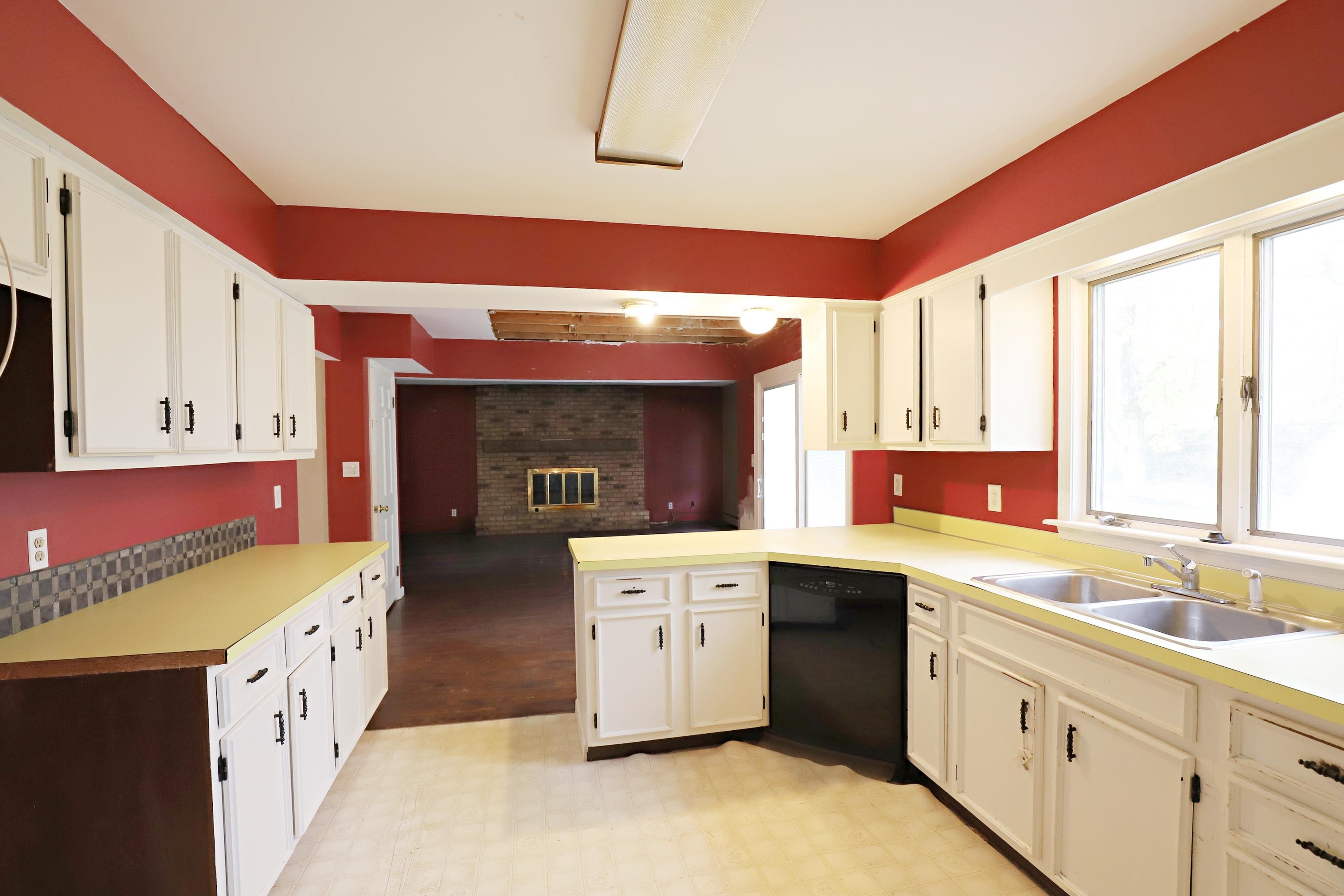 6082 West River Road Flushing, MI 48433 - Photo 10 of 35 50126095-9.JPG