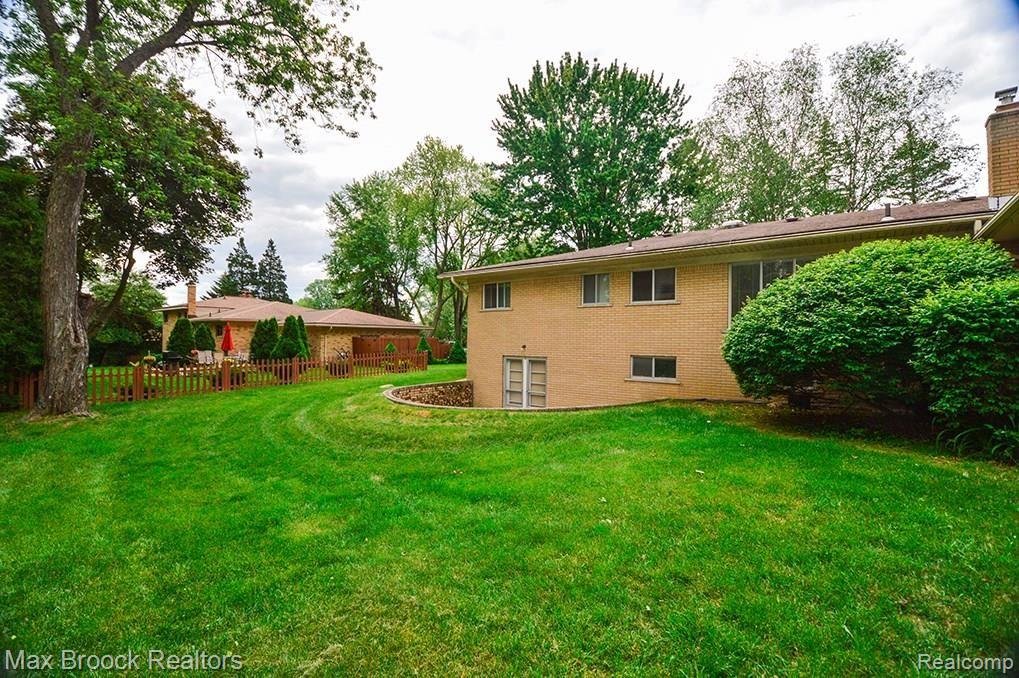 2180 West Avon Road Rochester, MI 48309 - Photo 21 of 23 DSC_0214.JPG
