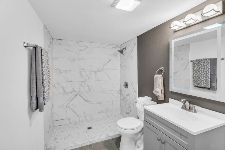 8229 West Green Tree Road Milwaukee, WI 53223 - Photo 17 of 26 IMG_1452