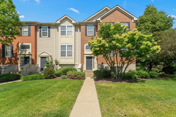 $396,000 | 758 Lambert Lane, Unit 976, Bartlett, IL 60103