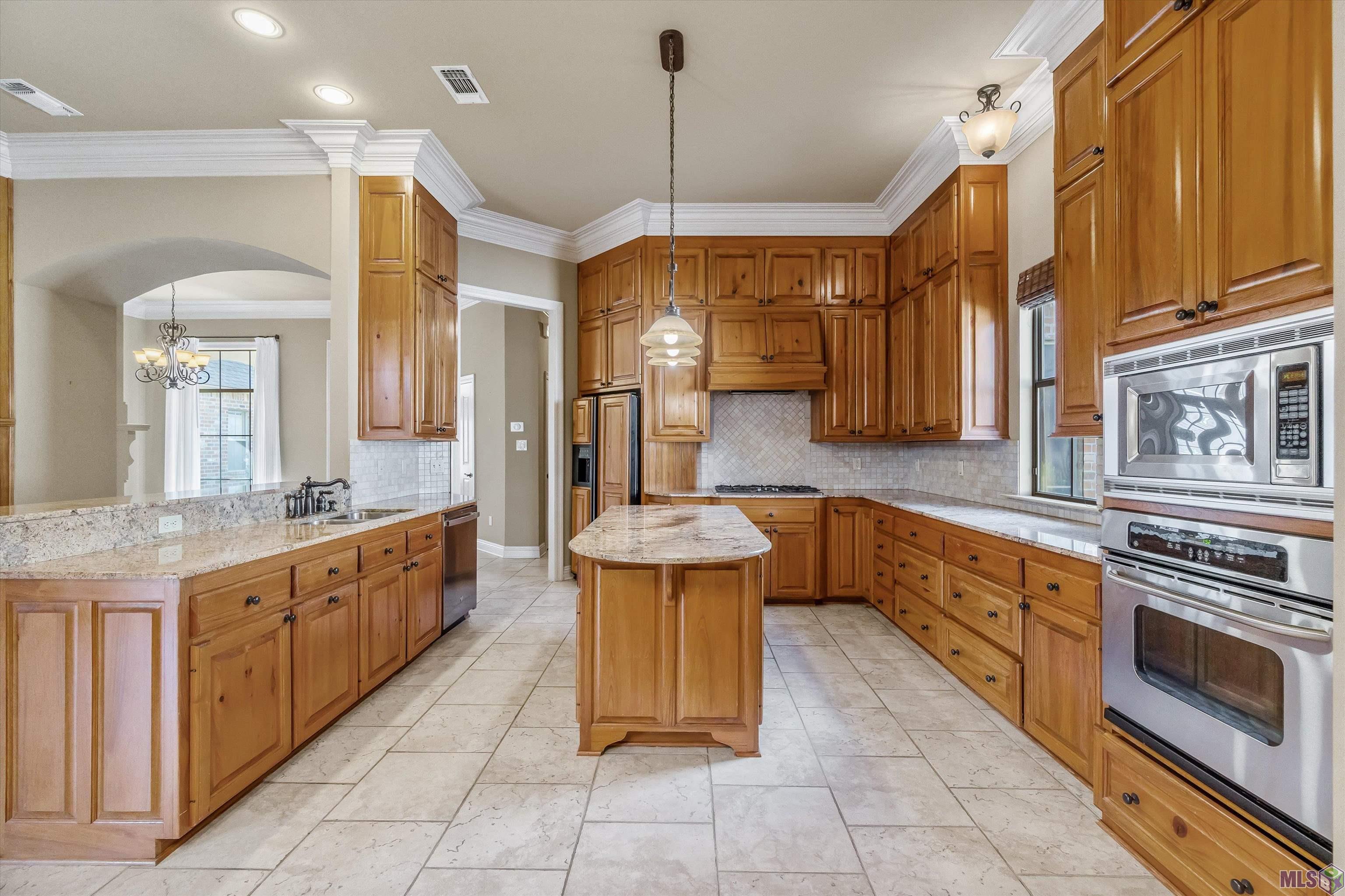 19455 Kelly Wood Court Baton Rouge, LA 70809 - Photo 5 of 16