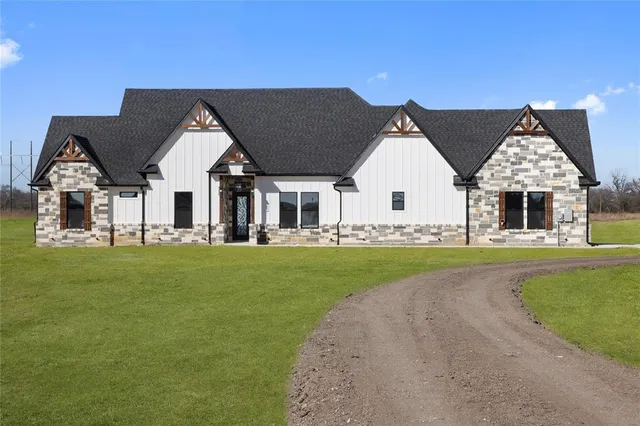 $675,500 | 791 Almand Road, Palmer, TX 75152