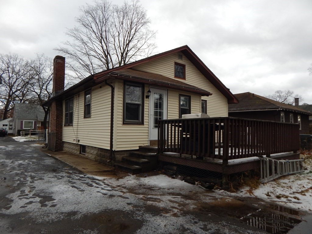 24 Schley Street Springfield, MA 01109 - Photo 3 of 41 Gallery Image 3
