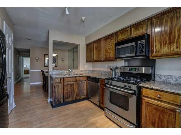 $2,500 | 4101 Riverlook Parkway Southeast, Unit 101, Marietta, GA 30067