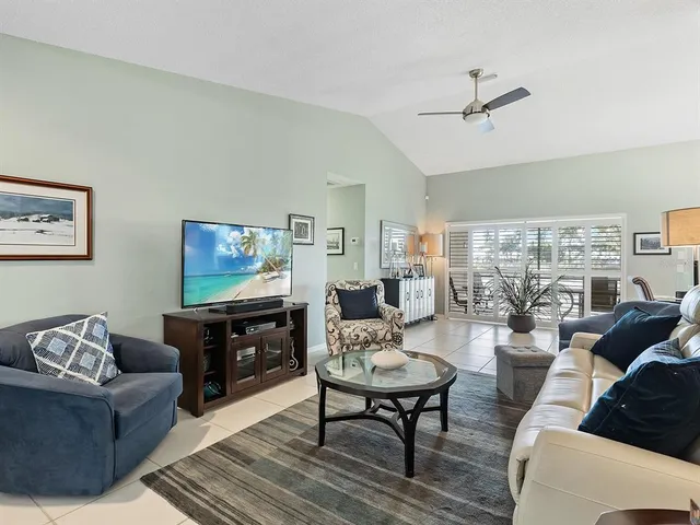 $289,000 | 114 Southampton Place North, Unit 237, Venice, FL 34293