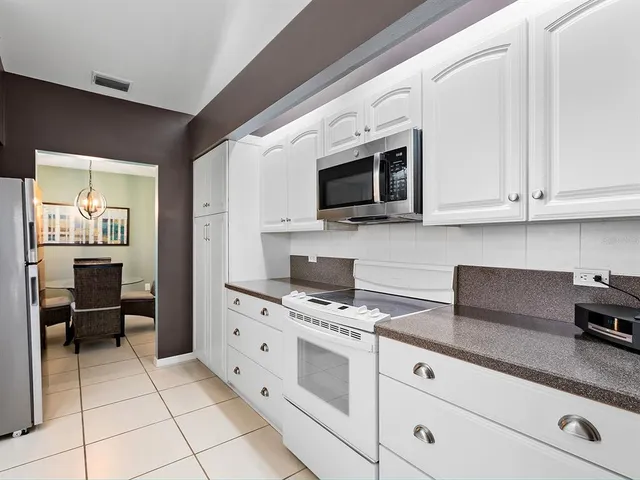 $289,000 | 114 Southampton Place North, Unit 237, Venice, FL 34293