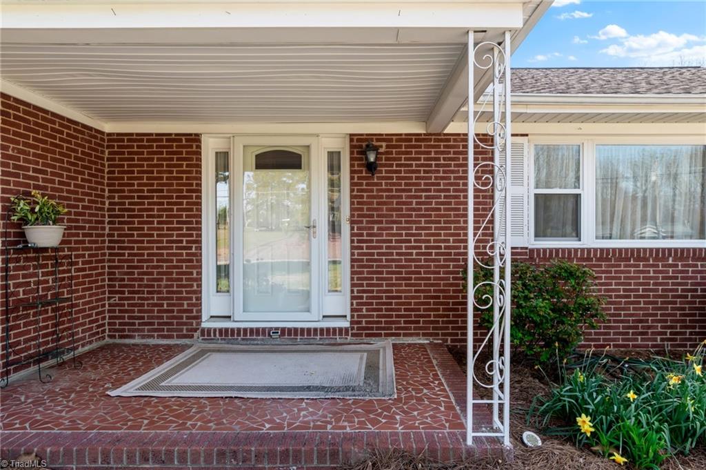 3291 Burton Road Thomasville, NC 27360 - Photo 5 of 50