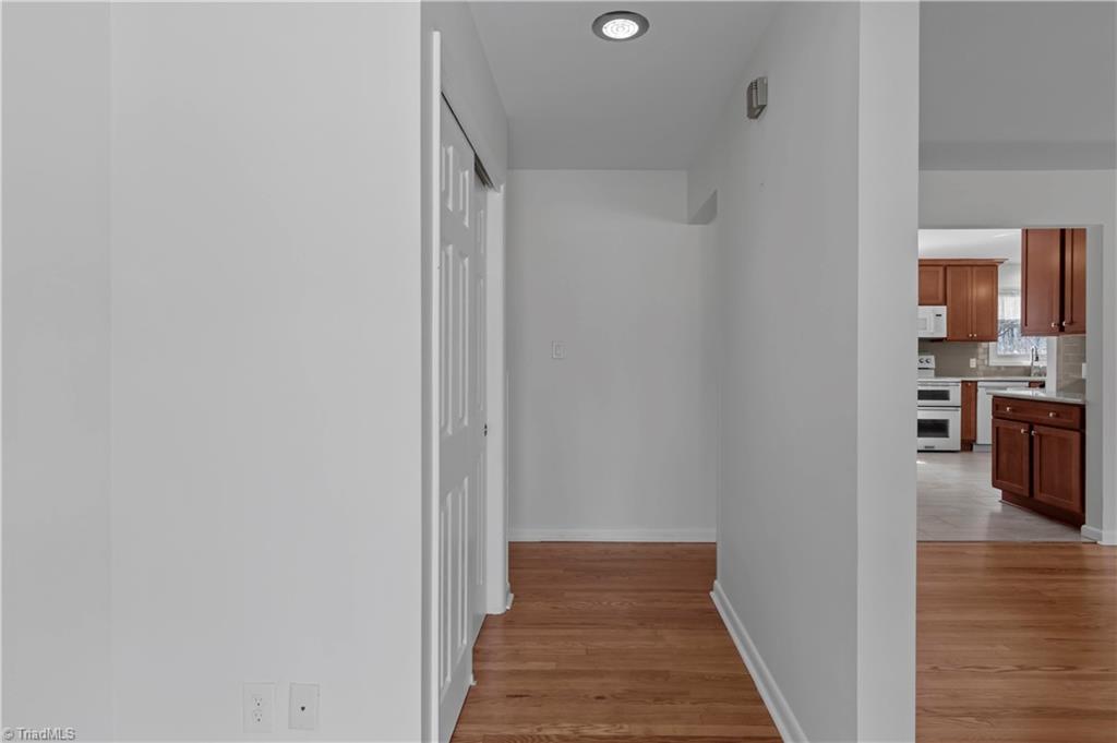 3291 Burton Road Thomasville, NC 27360 - Photo 6 of 50