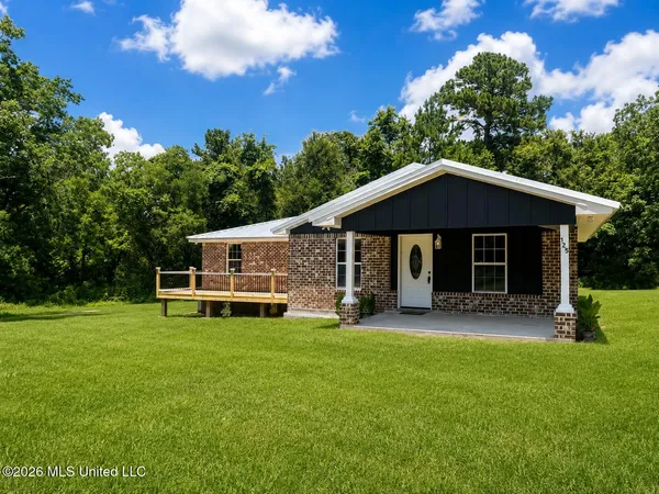 $289,000 | 125 7th Avenue, Carriere, MS 39426