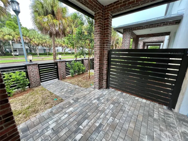 $3,999 | 776 Northwest 82th Terrace, Unit 776, Plantation, FL 33324