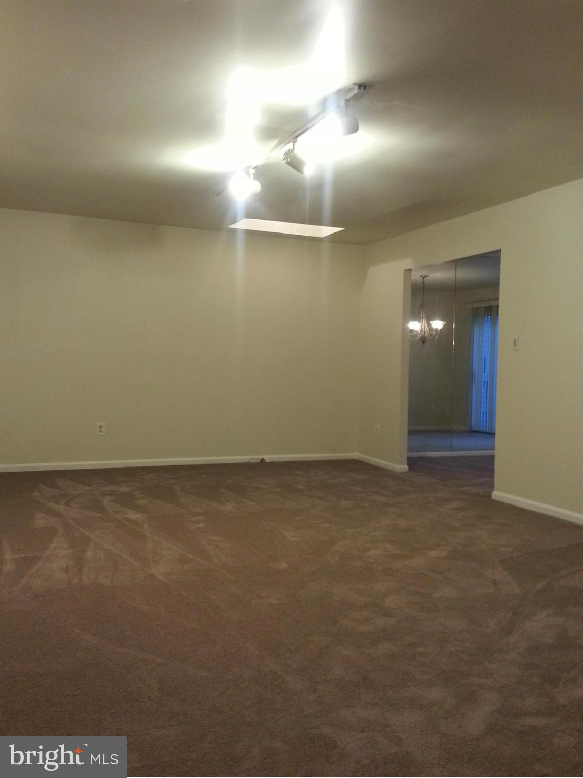 8223 Cagle Road Fort Washington, MD 20744 - Photo 4 of 27 Living Room