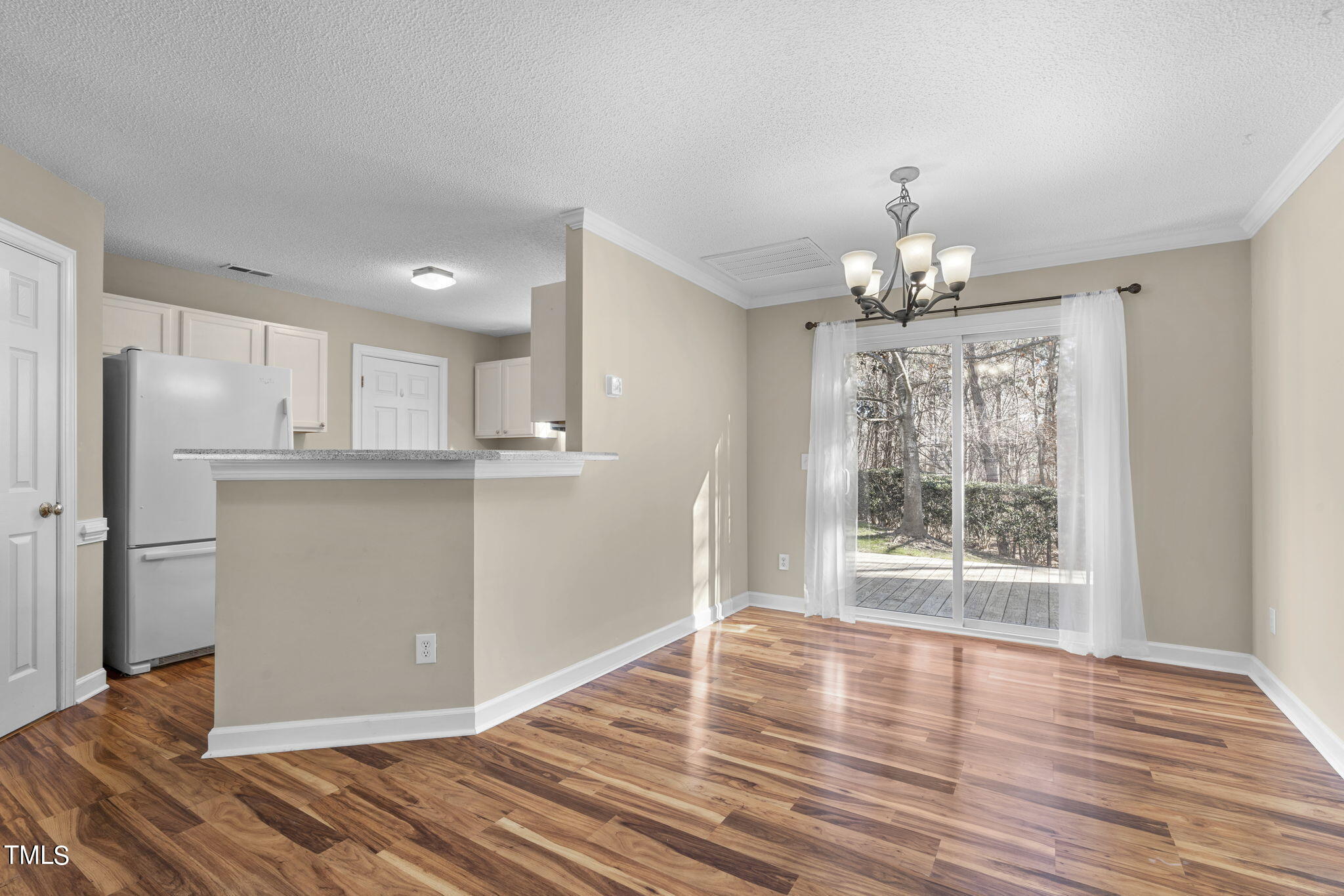 7320 Bonnie Ridge Court Raleigh, NC 27615 - Photo 8 of 29 Breakfast Bar