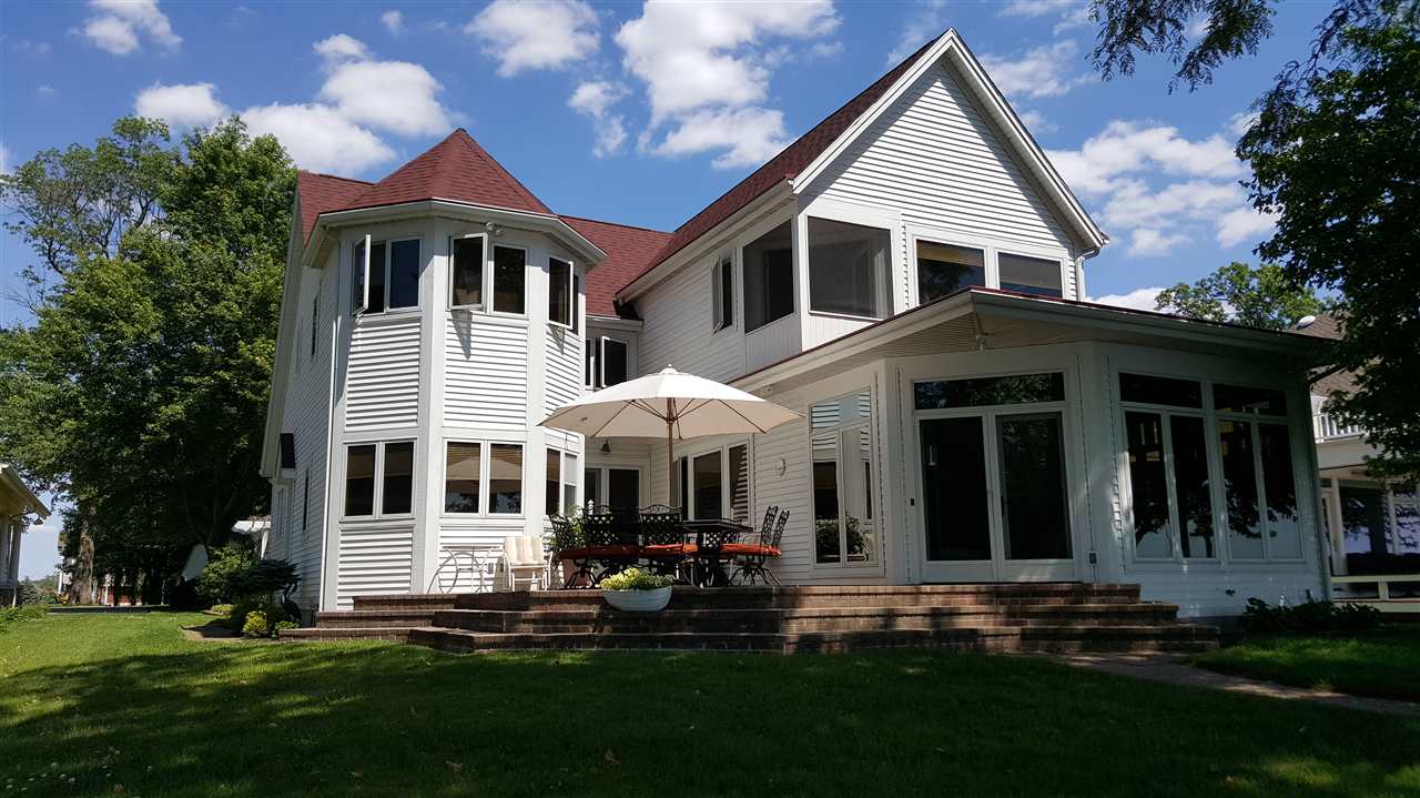 11717 North Ogden Point Road Syracuse, IN 46567 - Photo 1 of 32 Gallery Image 1