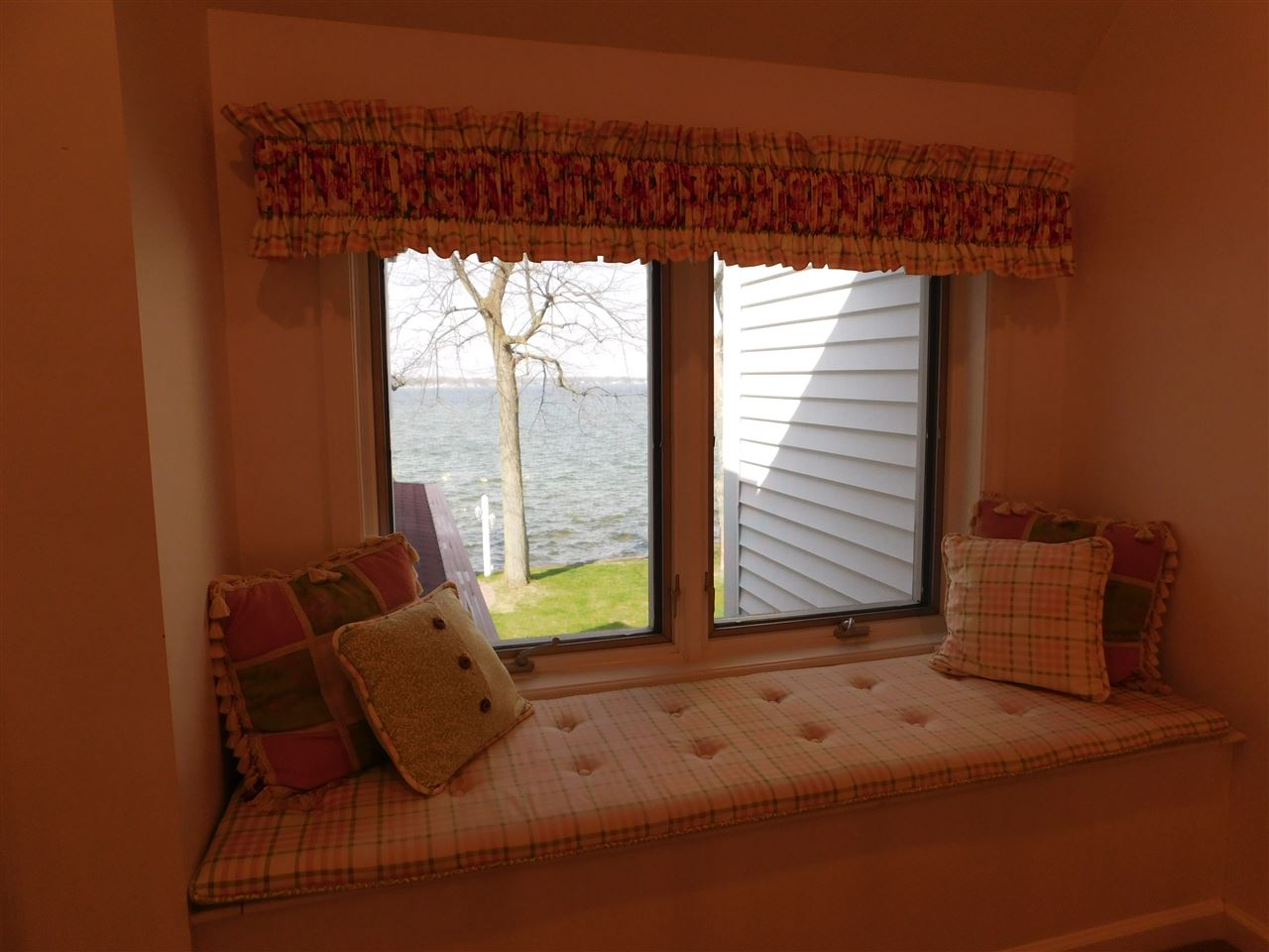 11717 North Ogden Point Road Syracuse, IN 46567 - Photo 24 of 32 Gallery Image 24