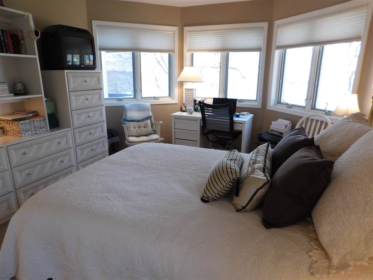 11717 North Ogden Point Road Syracuse, IN 46567 - Photo 26 of 32 Gallery Image 26