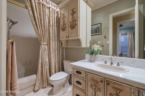 $925,000 | 309 Oakleaf Drive, Lafayette, LA 70503