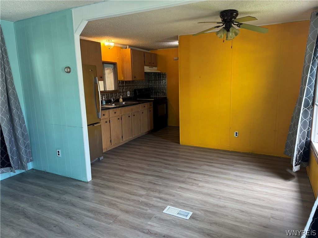3450 Howard Road, Unit 41 Hamburg, NY 14075 - Photo 7 of 21 Small dining room off kitchen