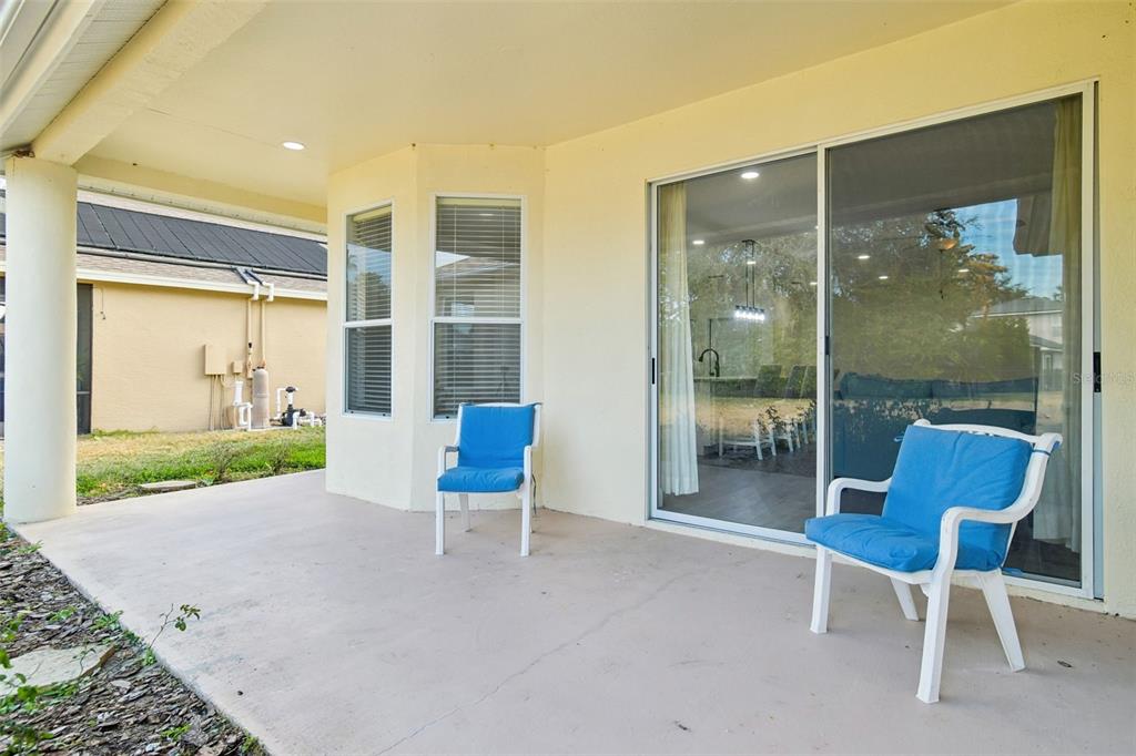 3311 Stonebridge Trail Valrico, FL 33596 - Photo 29 of 33 a view of an chairs with a table and chairs