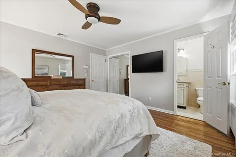 $1,385,000 | 33 Pell Terrace, Garden City, NY 11530