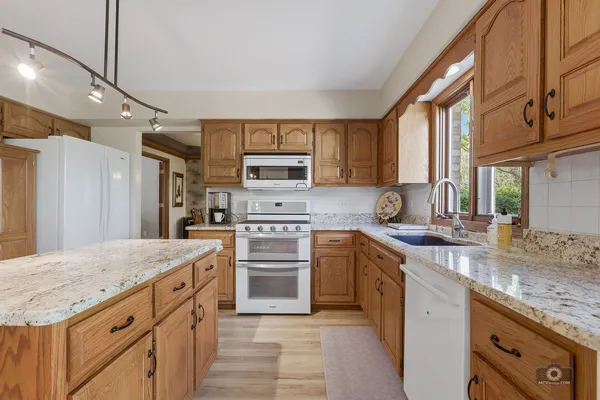 $695,000 | 1206 Arbor Drive, Lemont, IL 60439