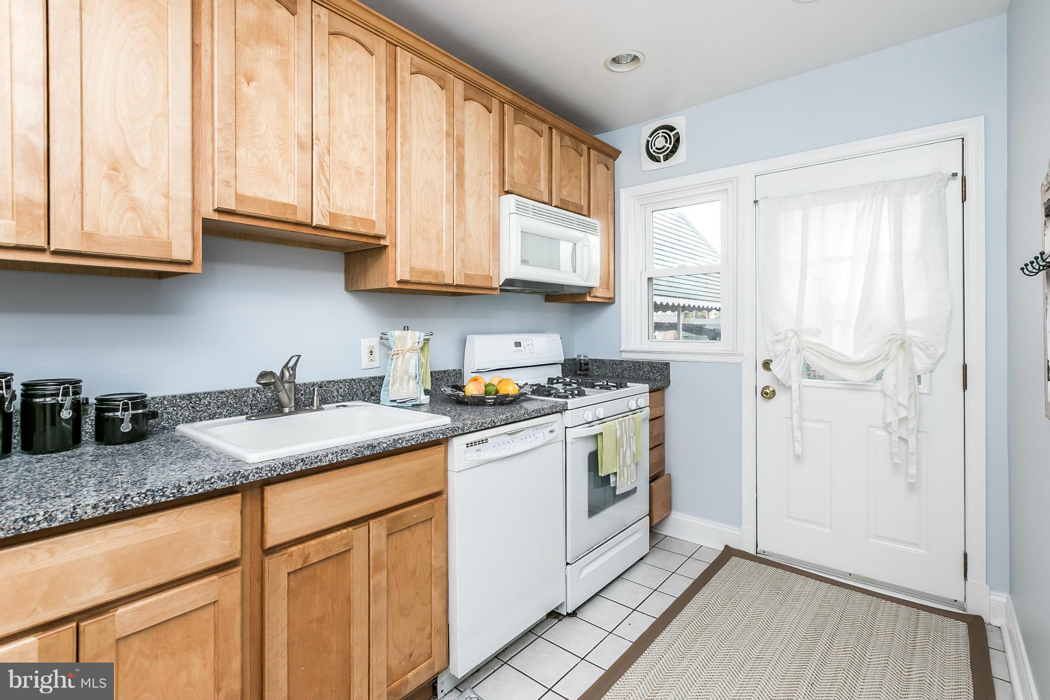 1838 Yakona Road Baltimore, MD 21234 - Photo 7 of 16 Kitchen