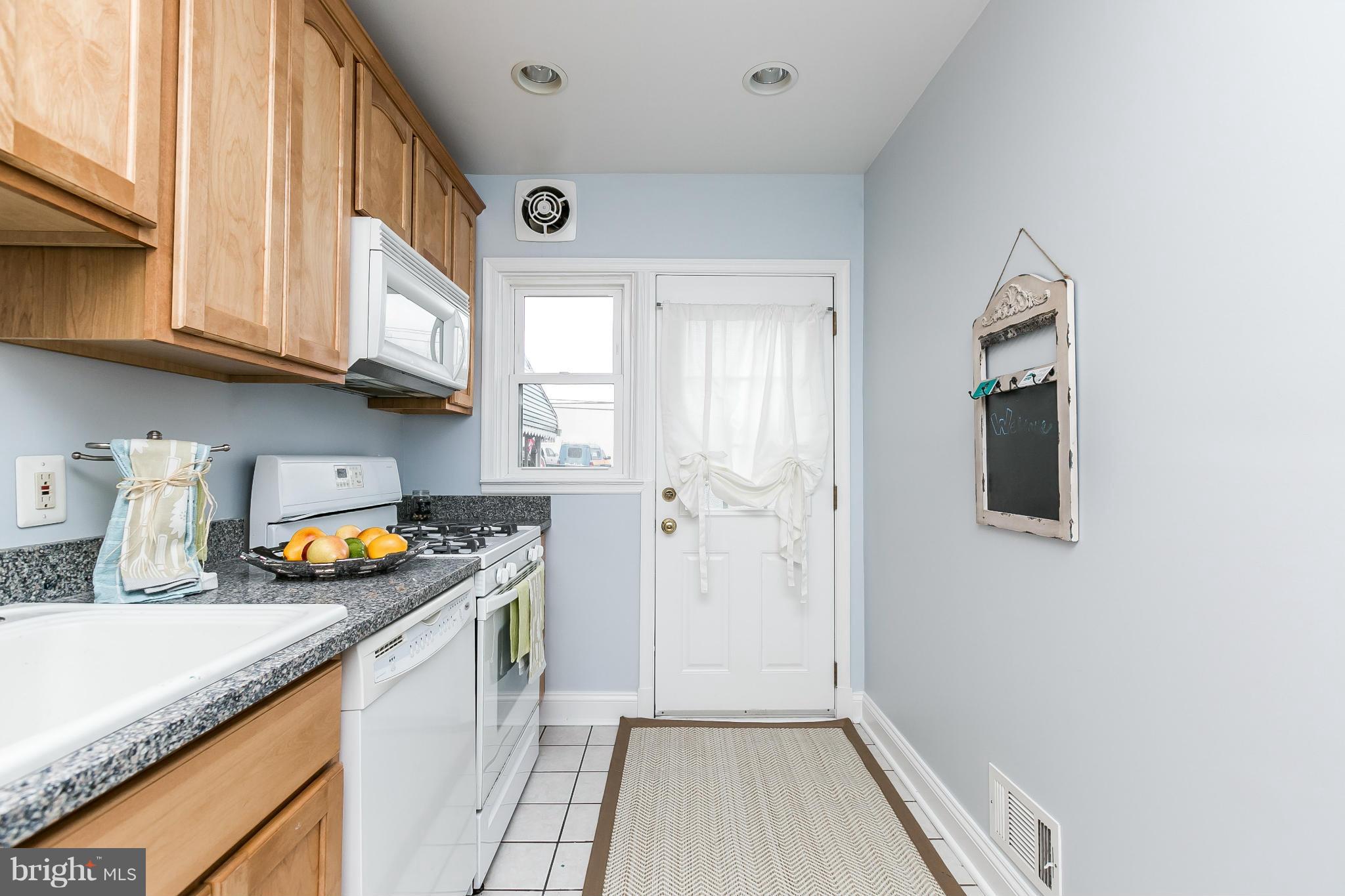 1838 Yakona Road Baltimore, MD 21234 - Photo 8 of 16 Kitchen