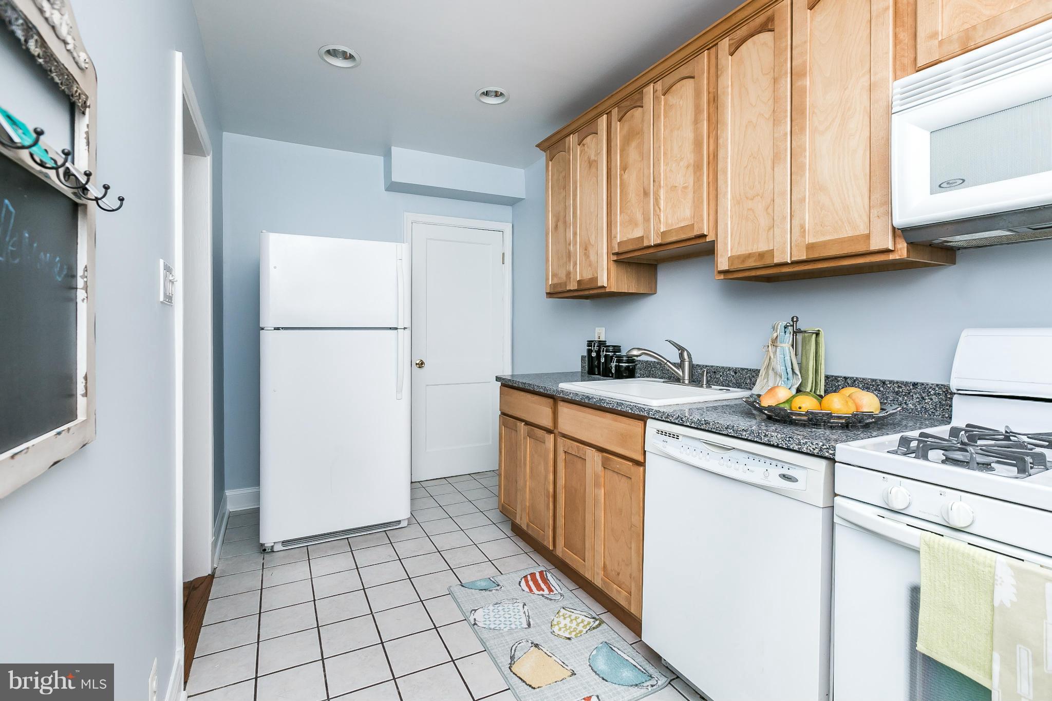1838 Yakona Road Baltimore, MD 21234 - Photo 10 of 16 Kitchen
