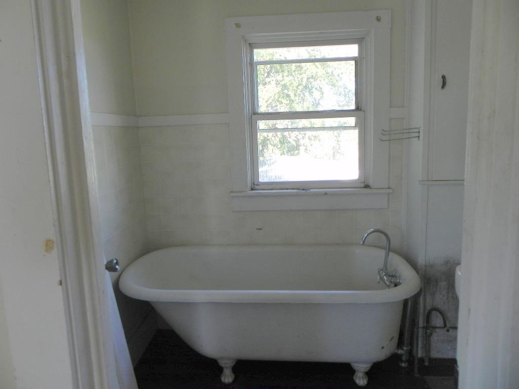 3032 East Brick School Road Freeport, IL 61032 - Photo 17 of 26 Gallery Image 17