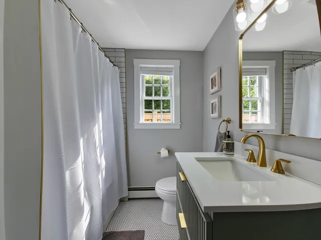 $1,975 | 371 Megan Road, Barnstable, MA 02601