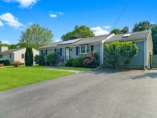 $1,975 | 371 Megan Road, Barnstable, MA 02601