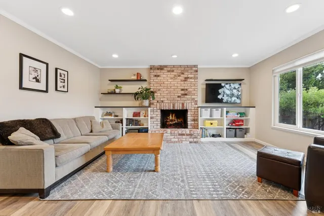 $880,000 | 19440 Riverside Drive, Sonoma, CA 95476