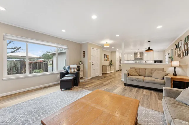 $880,000 | 19440 Riverside Drive, Sonoma, CA 95476