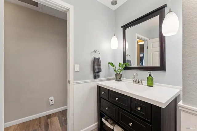 $880,000 | 19440 Riverside Drive, Sonoma, CA 95476