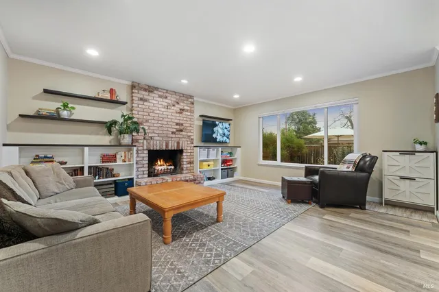 $880,000 | 19440 Riverside Drive, Sonoma, CA 95476