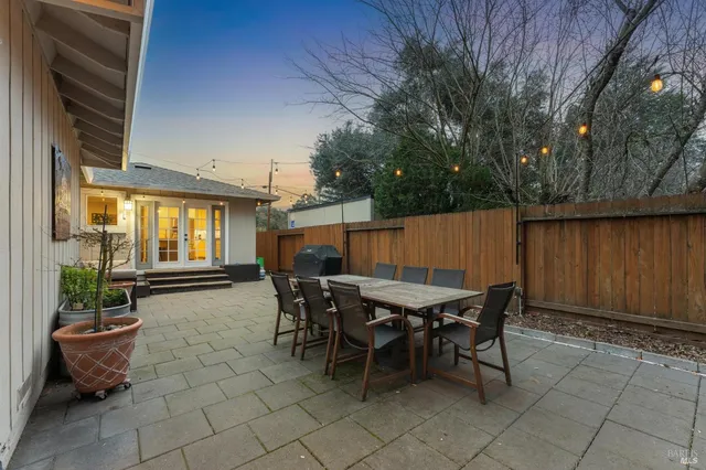 $880,000 | 19440 Riverside Drive, Sonoma, CA 95476