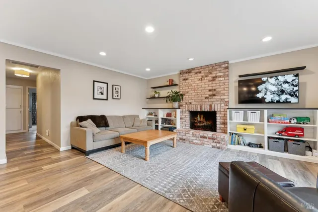 $880,000 | 19440 Riverside Drive, Sonoma, CA 95476