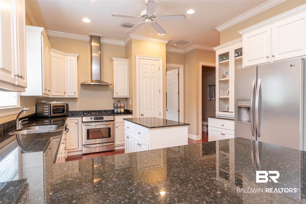 9030 Lake View Drive Fairhope, AL 36532 - Photo 14 of 34