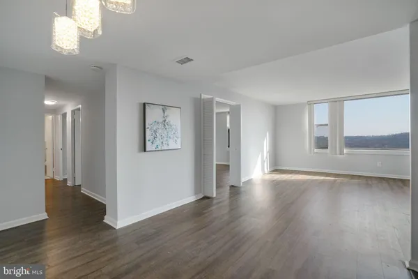 $2,500 | 4600 Duke Street, Unit 1613, Alexandria, VA 22304