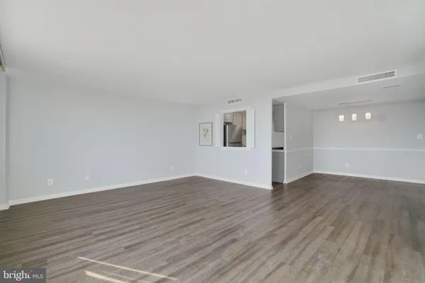 $2,500 | 4600 Duke Street, Unit 1613, Alexandria, VA 22304