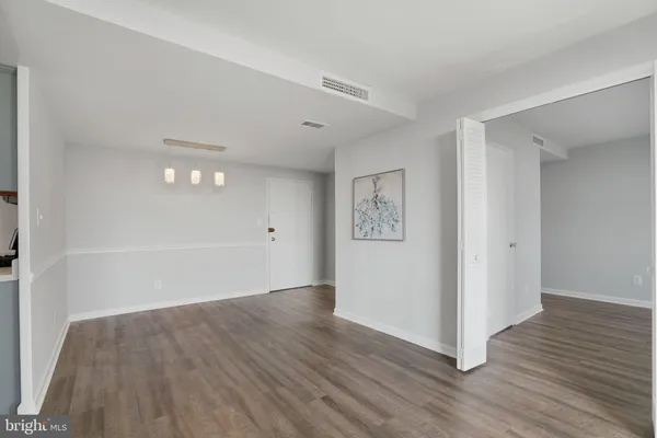 $2,500 | 4600 Duke Street, Unit 1613, Alexandria, VA 22304