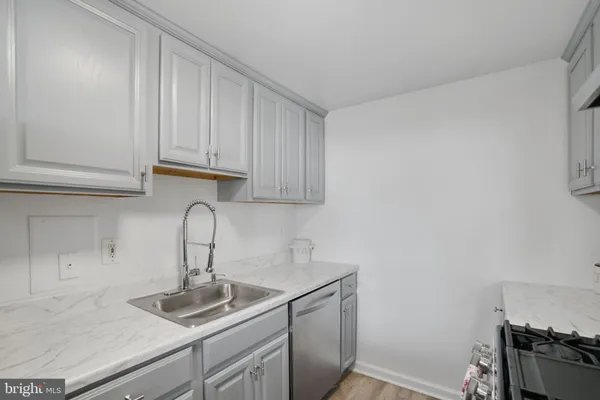 $2,500 | 4600 Duke Street, Unit 1613, Alexandria, VA 22304