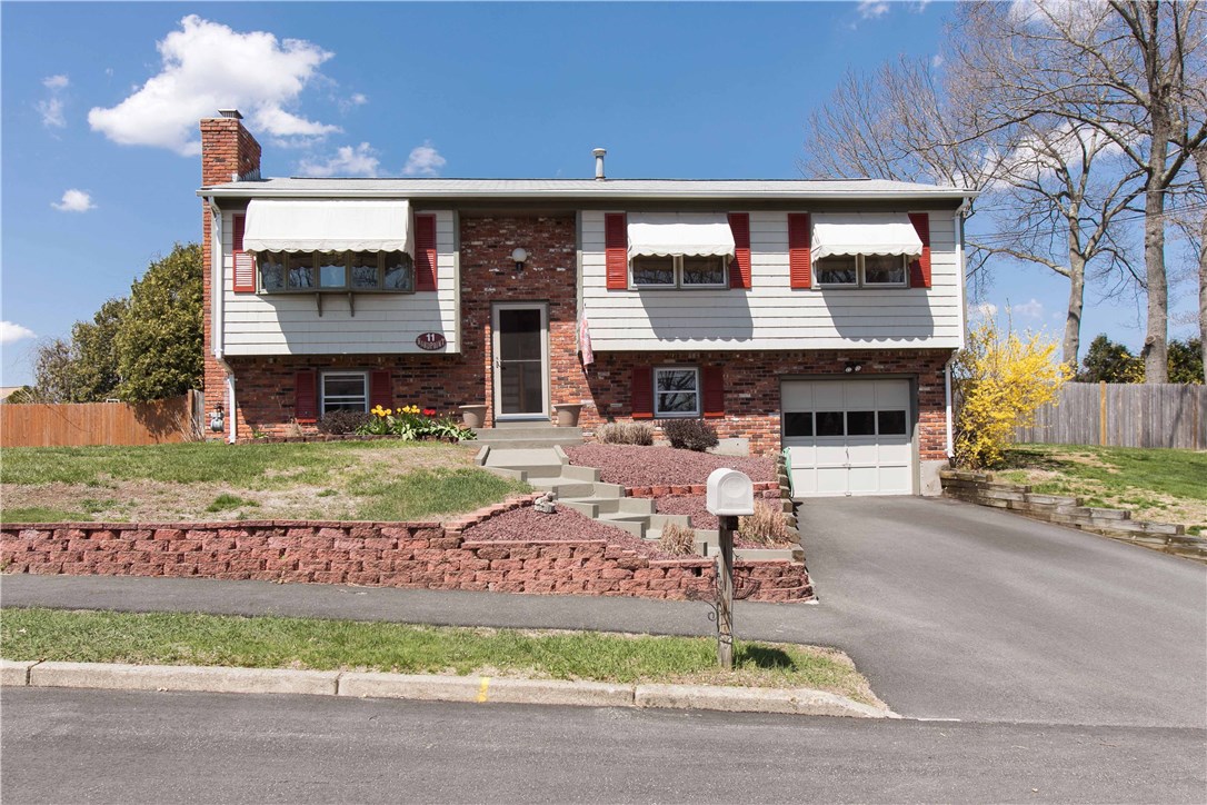 11 Hardpoint Road Cranston, RI 02920 - Photo 3 of 40 Gallery Image 3