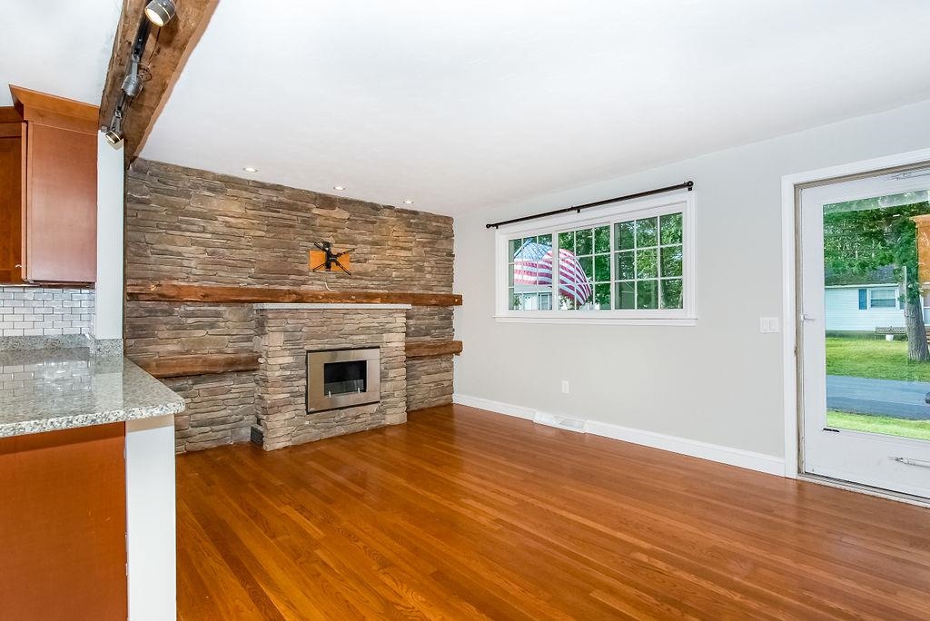 91 Spruce Lane Dover, NH 03820 - Photo 12 of 36