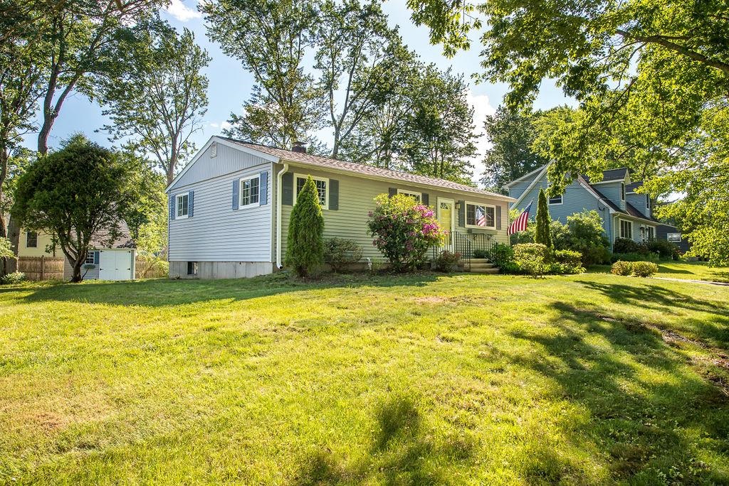 91 Spruce Lane Dover, NH 03820 - Photo 2 of 36