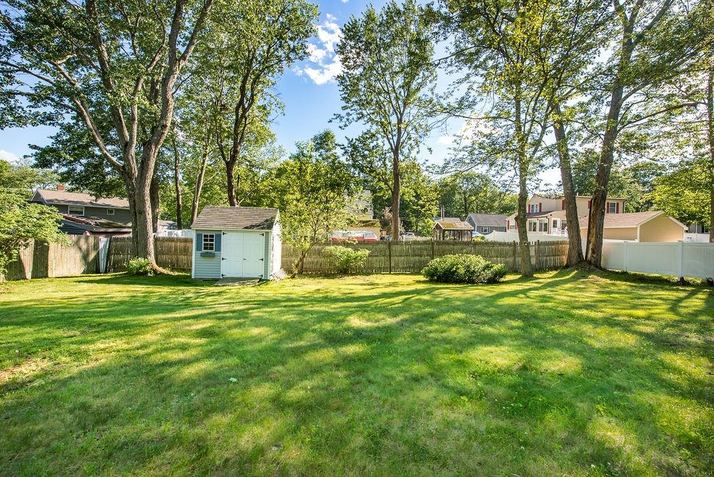 91 Spruce Lane Dover, NH 03820 - Photo 4 of 36