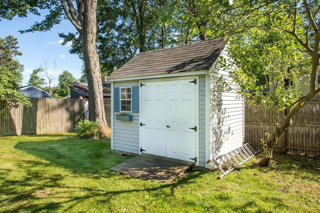 91 Spruce Lane Dover, NH 03820 - Photo 5 of 36