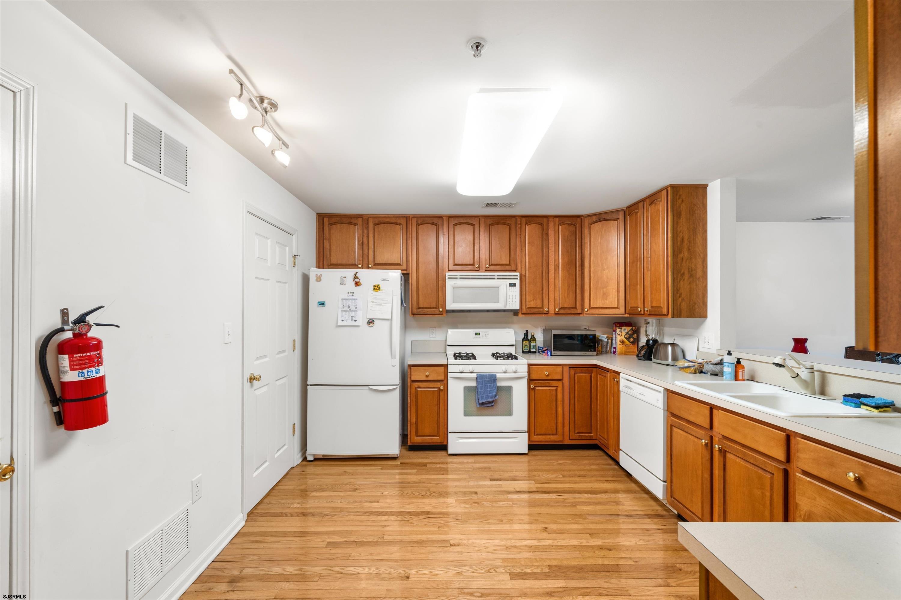 83 Windjammer Drive, Unit 83 Somers Point, NJ 08244 - Photo 22 of 33