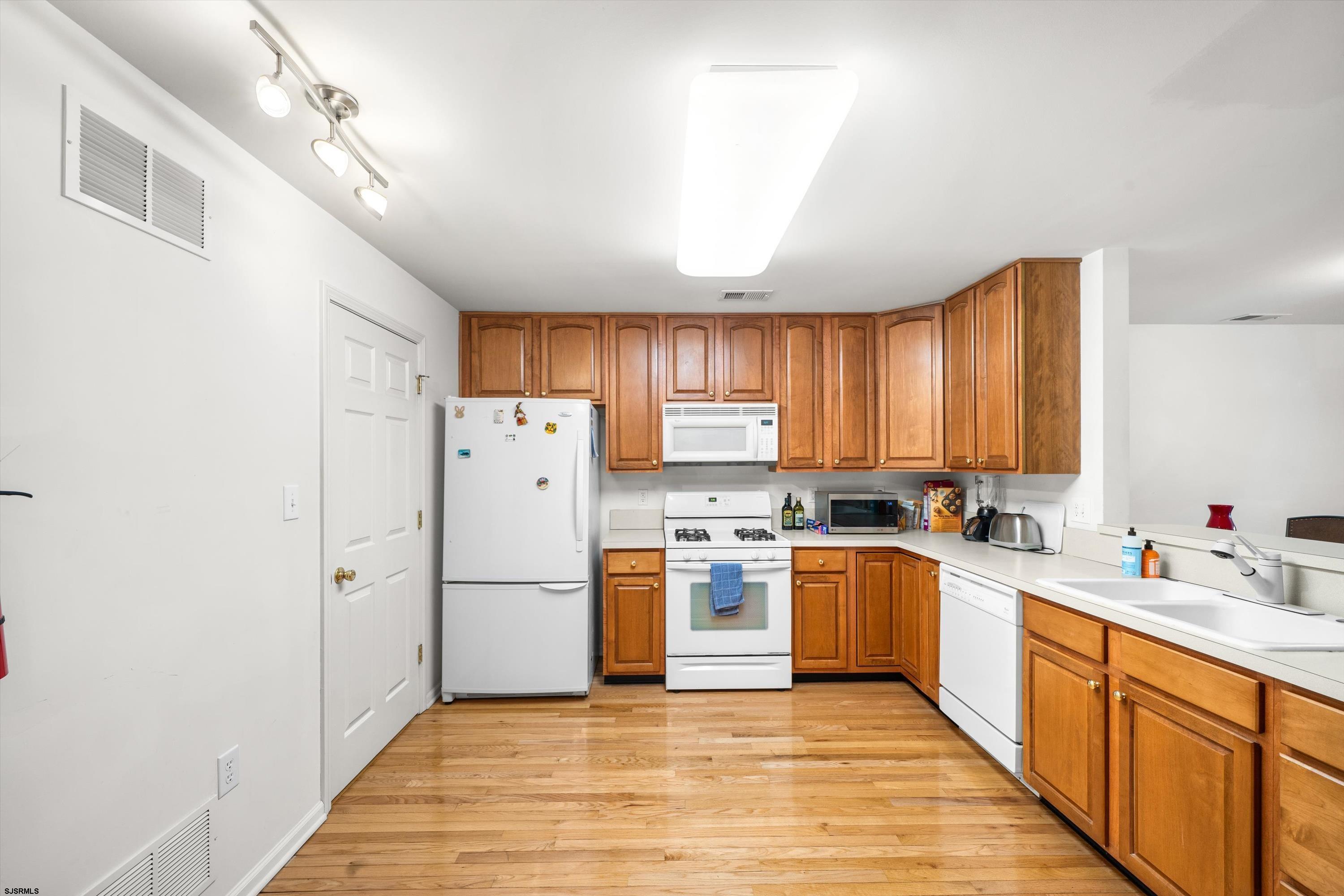 83 Windjammer Drive, Unit 83 Somers Point, NJ 08244 - Photo 23 of 33